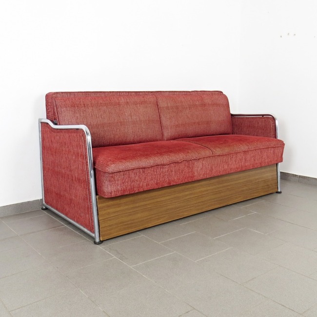 Extendable tubular sofa