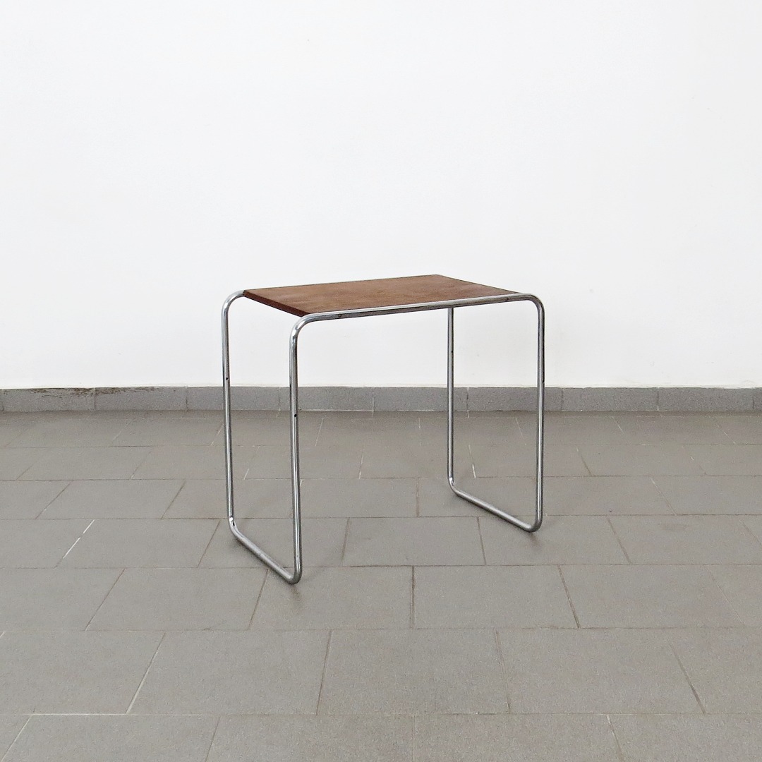 Trubkový hnízdový stolek - Marcel Breuer obrazek